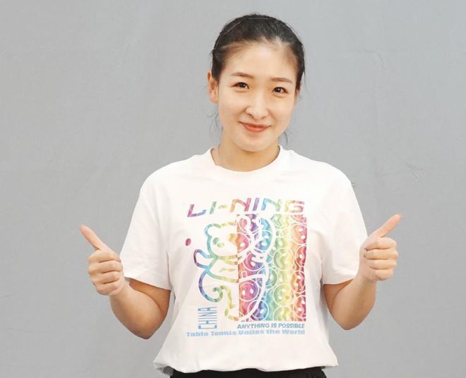 边摸边舔